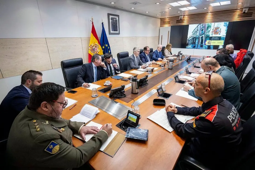 El refuerzo policial "de especial intensidad" durante esta época navideña incluye controles aleatorios de vehículos y personas. (Foto: Ministerio del Interior / Miguel Berrocal).