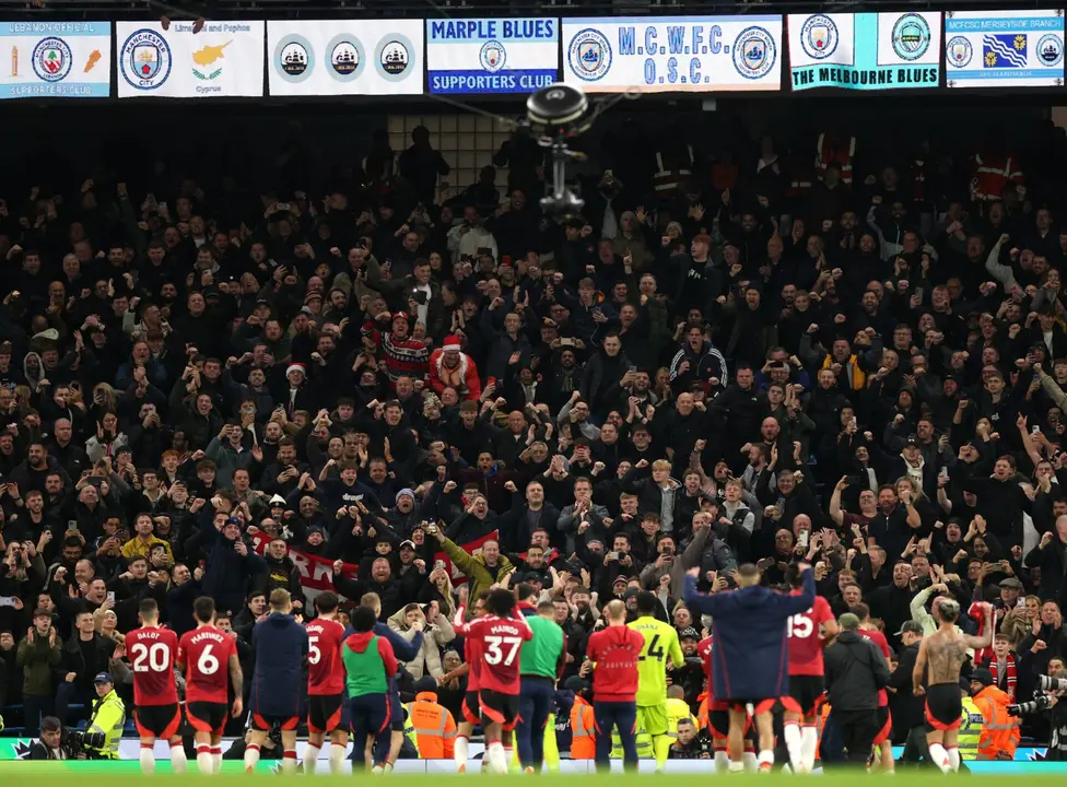 Manchester United/ X