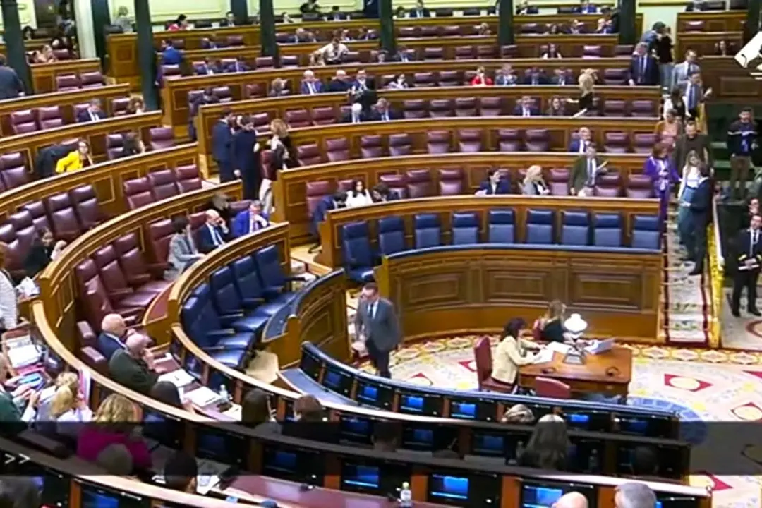 La mayor parte de los diputados han salido del hemiciclo cuando comenzaba a someterse a la consideración de la Cámara el nuevo Real Decreto que incluye ayudas para los afectados por la DANA.