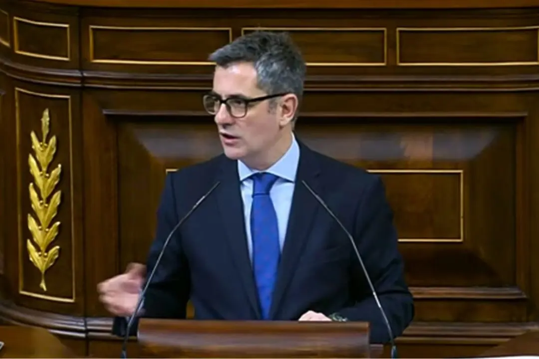 El ministro Bolaños durante su intervención en el Pleno del Congreso.