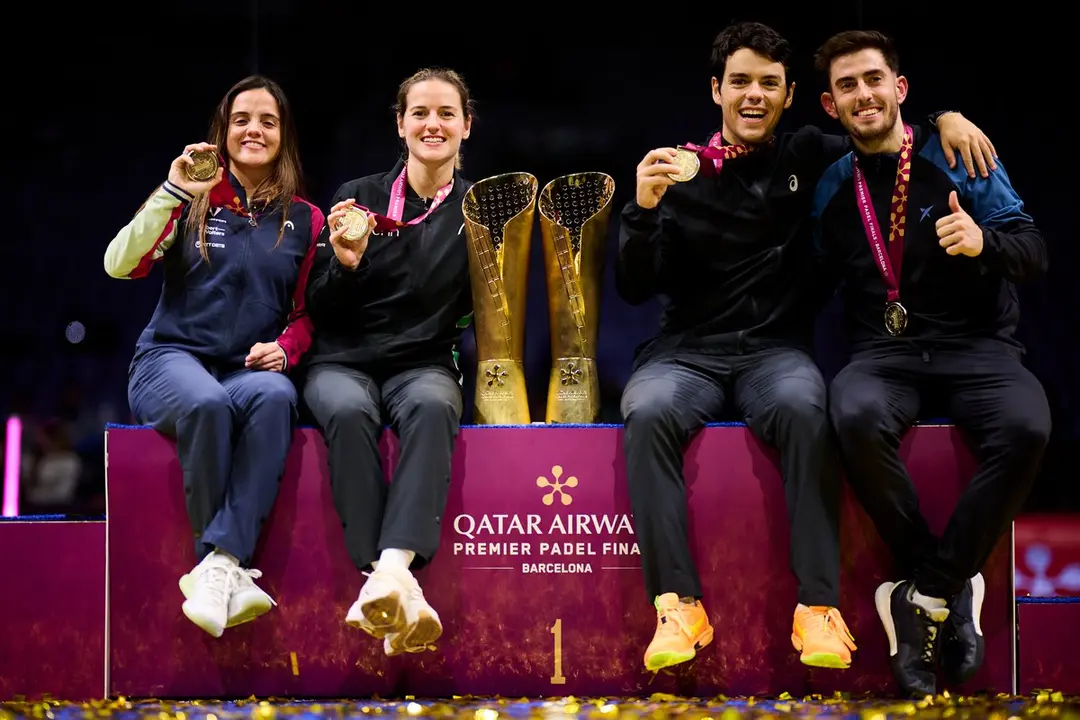 Coki. Jon, Paula y Ari celebran el Master Finals. Fuente: Premier Padel/ X
