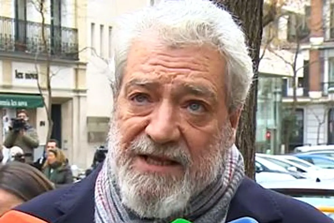 Foto: Miguel Ángel Rodríguez ofreciendo declaraciones a la salida del Tribunal Supremo