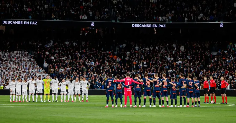 Hubo un minuto de silencio por Juan Manuel Villa. Fuente: Real Madrid/ X