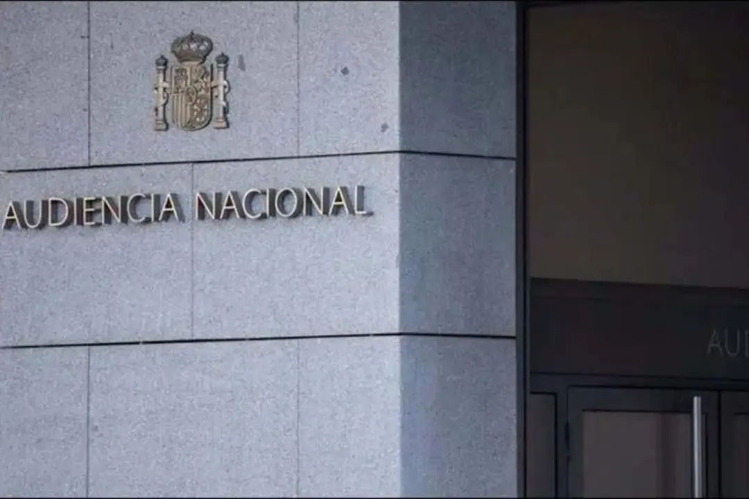 Los magistrados consideran hechos probados que el excomisario aceptó regalos "con el objetivo de que dispensara un trato de favor" a los "clientes ecuatoguineanos" del empresario Francisco Menéndez.