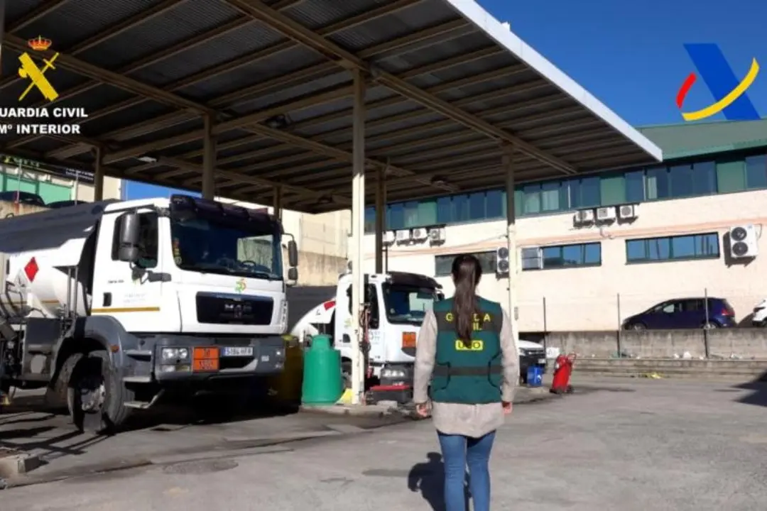 Foto de archivo de una operación de la Guardia Civil y la Agencia Tributaria por un fraude en el sector de hidrocarburos.