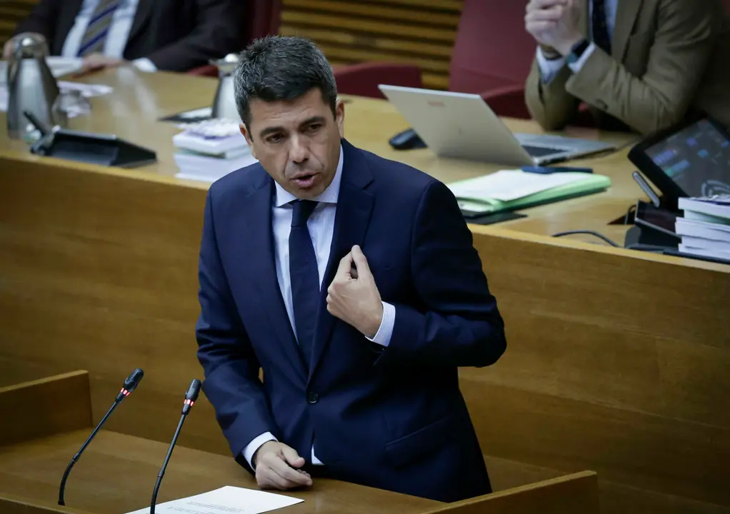 Carlos Mazón en Les Corts este jueves. Imagen: José Cuellar/Corts Valencianes