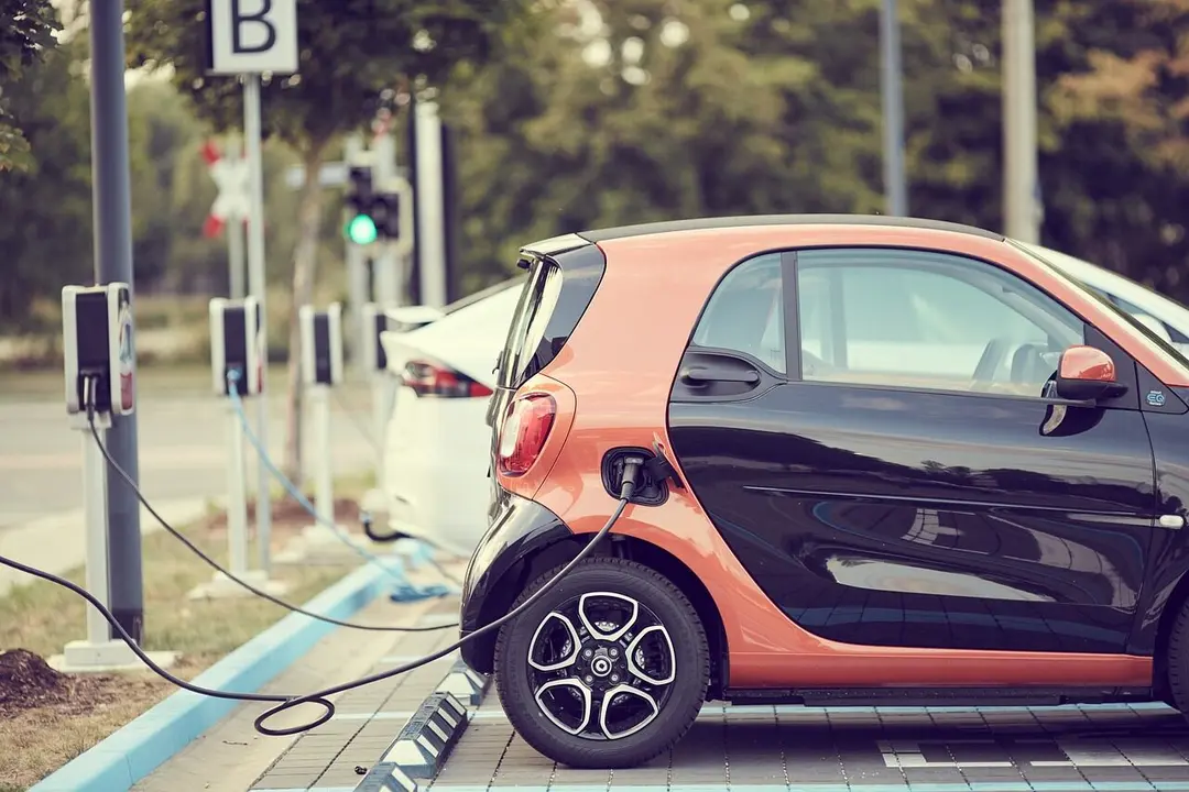 El parón del MOVES 3 amenaza el empleo y la inversión en movilidad eléctrica