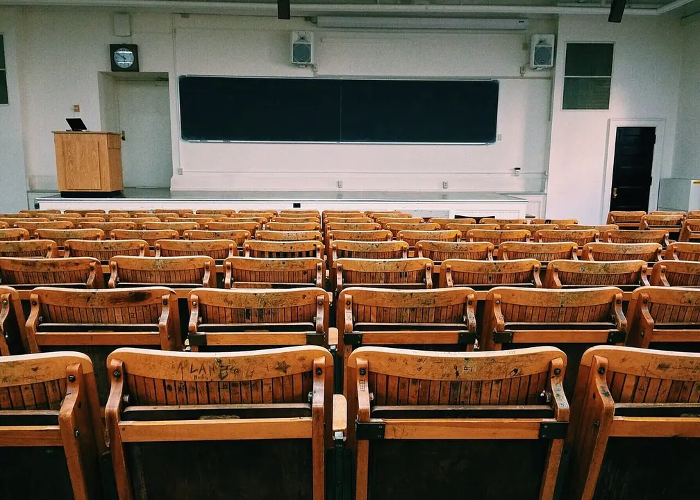 La presencia del ICE en los campus ha aumentado, generando temor entre los estudiantes internacionales que participan en manifestaciones. Via Pixabay
