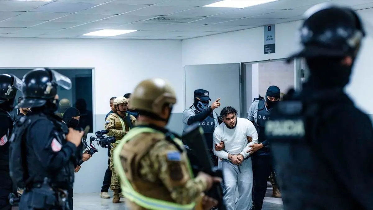 Deportan a otros 17 presuntos miembros del Tren de Aragua a El Salvador