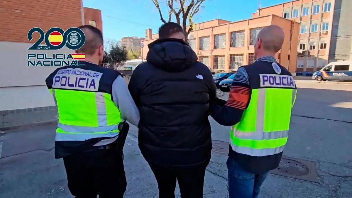 La Policía Nacional detiene a siete miembros de un grupo violento relacionados con los incidentes previos a un partido de fútbol /imagen Policía