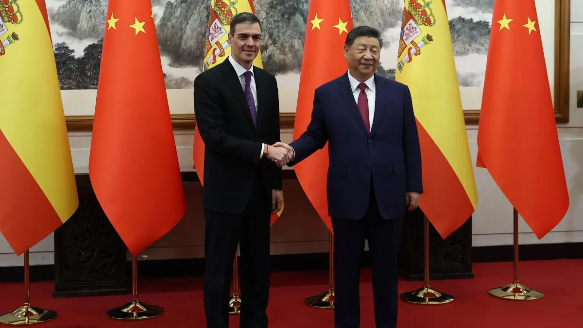 Pedro Sánchez junto a Xi Jiping / Imagen @sanchezcastejon / Red social X
