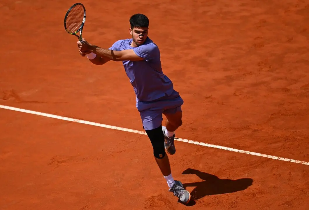 Décima victoria en tierra para Carlos este año. Fuente: ATP Tour en Español/ X