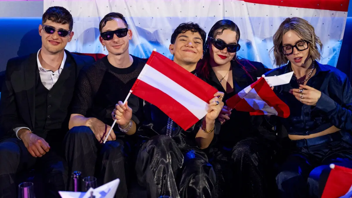 JJ, representante de Austria junto a su equipo. Imagen: eurovisión.tv