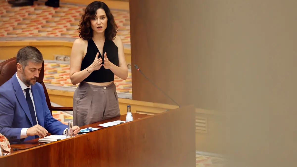 Isabel Díaz Ayuso se ha mostrado orgullosa por el premio recibido por el Hospital Público Enfermera Isabel Zendal. Imagen: Comunidad de Madrid