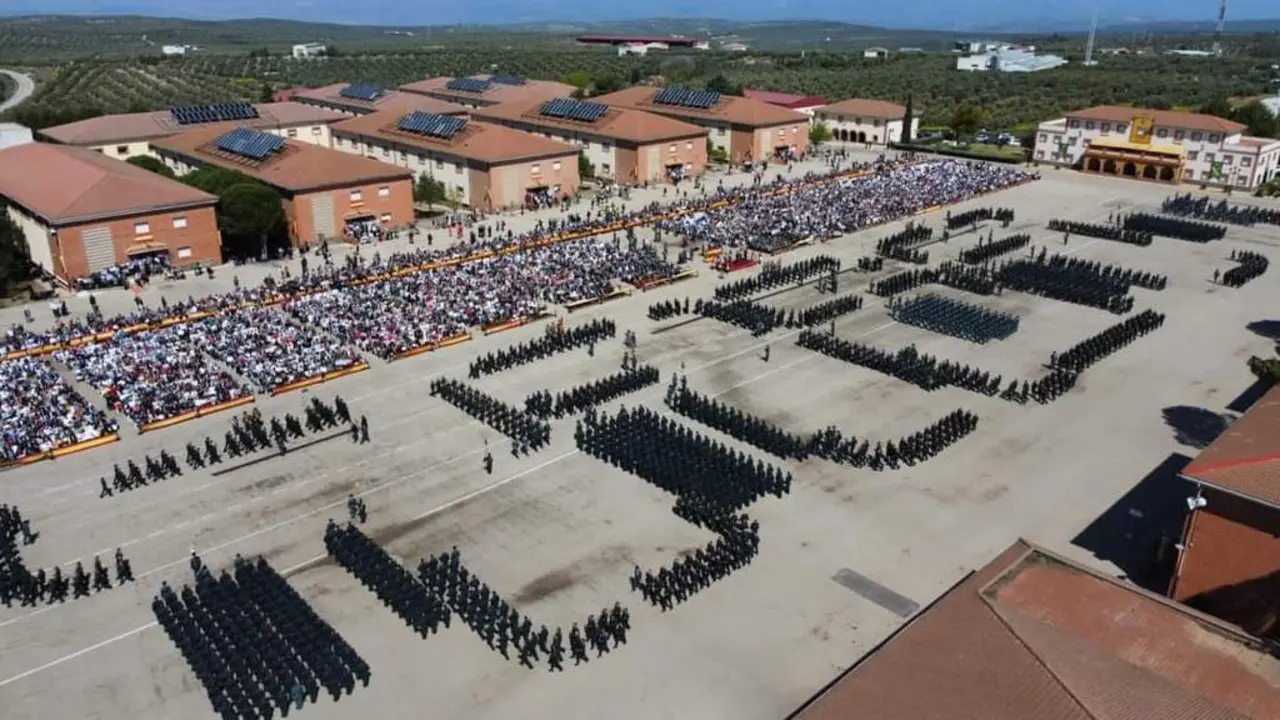 Jura de banderas de una promoción de la Guardia Civil