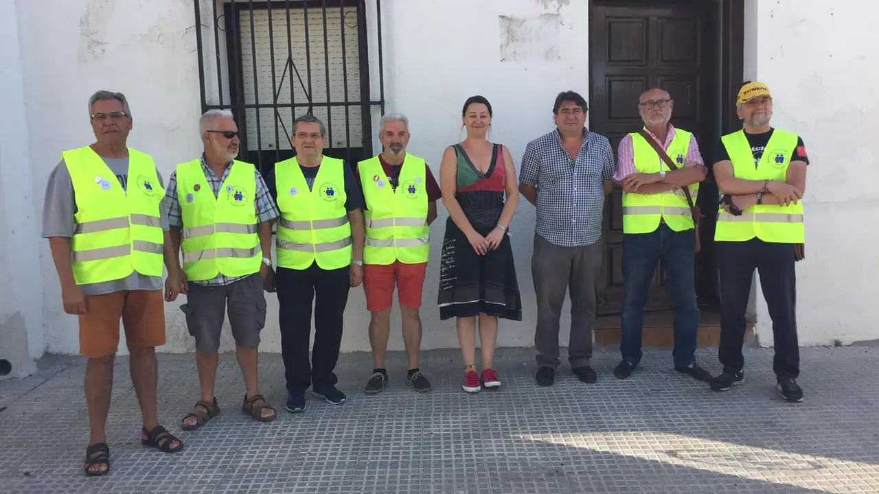 En el centro, sin chalecos, Beatriz Arceredillo y Pedro José Andrino