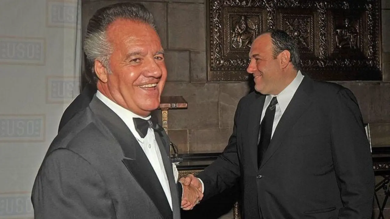El actor Tony Sirico junto al fallecido James Gandolfini