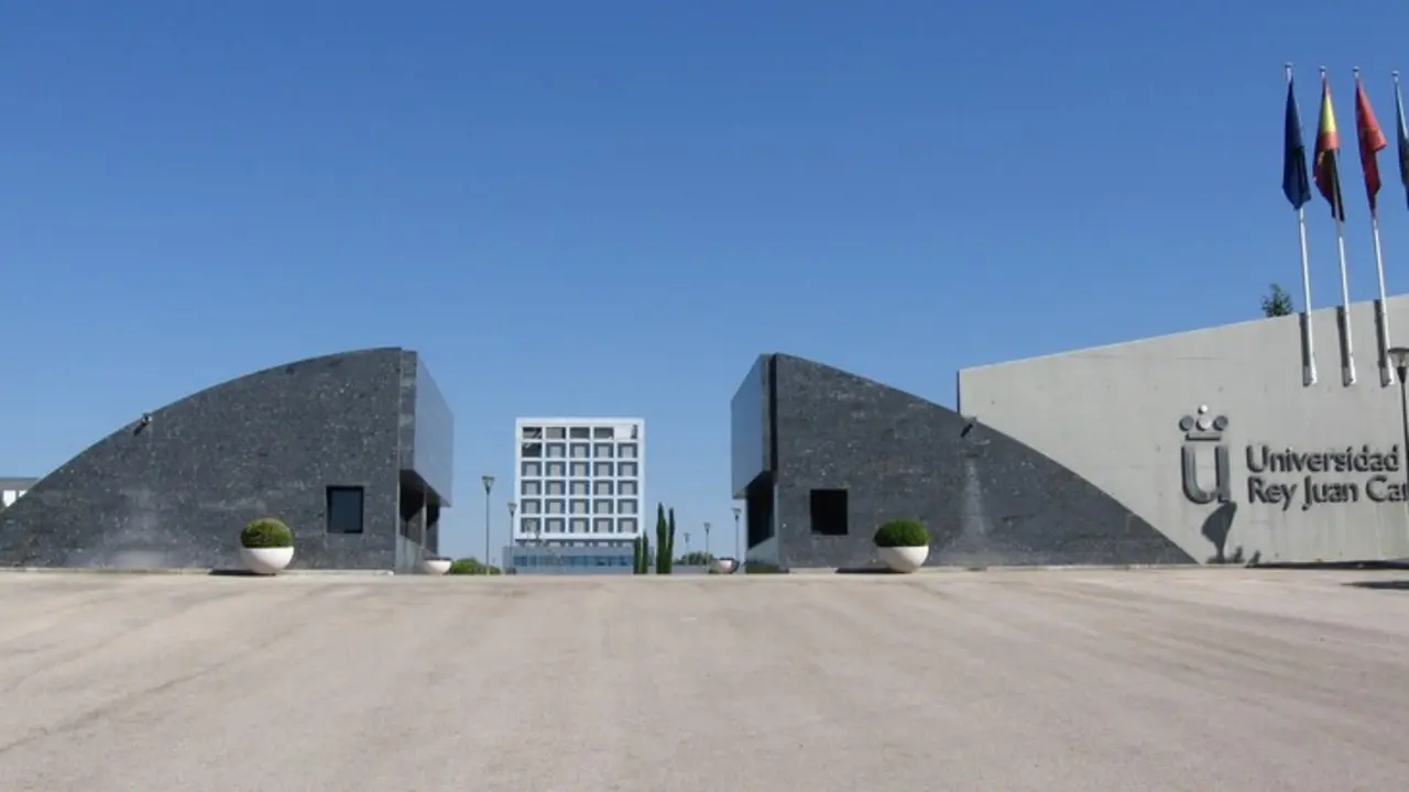 imagen de la entrada de la Universidad Juan Carlos I en Mostoles