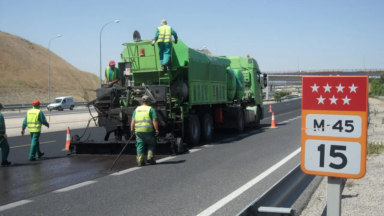 Un tramo de la M-45 en obras