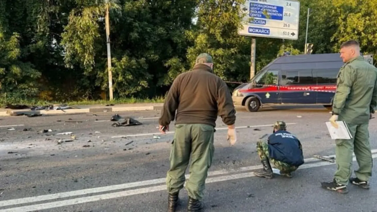 Investigadores inspeccionan el lugar del atentado Foto: RUSSIAN INVESTIGATIVE COMMITTEE