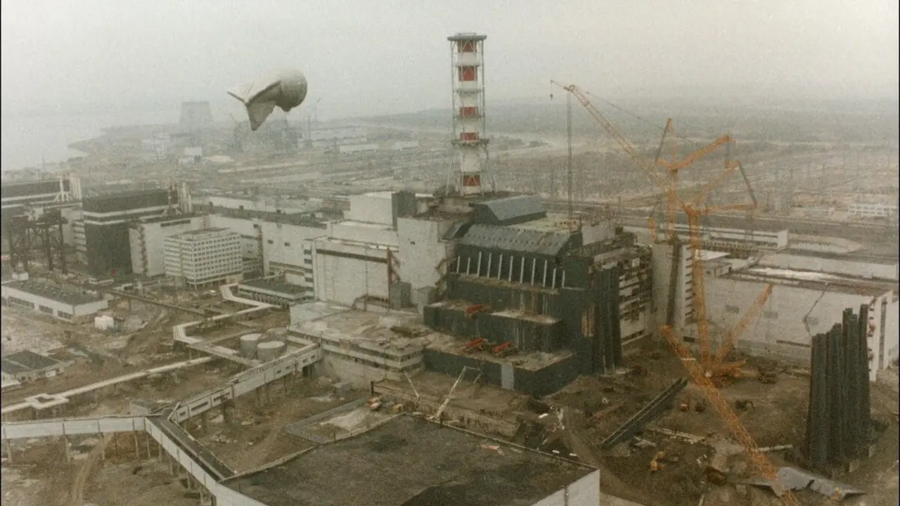 Imagen de la central nuclear Chernóbil tras la explosión 