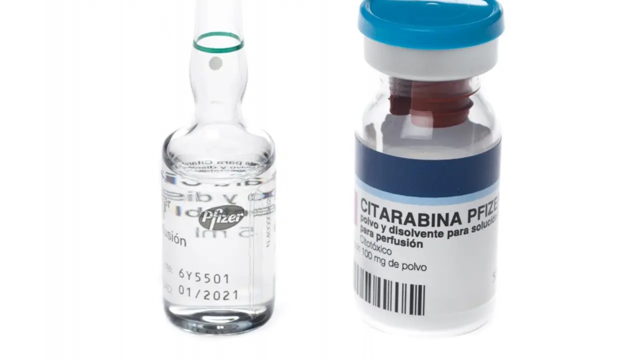 CITARABINA PFIZER 100 mg POLVO Y DISOLVENTE PARA SOLUCIÓN INYECTABLE Y PARA PERFUSIÓN , 1 vial + 1 ampolla de disolvente - https://nomenclator.org/et/citarabina-pfizer-100-mg-polvo.1/