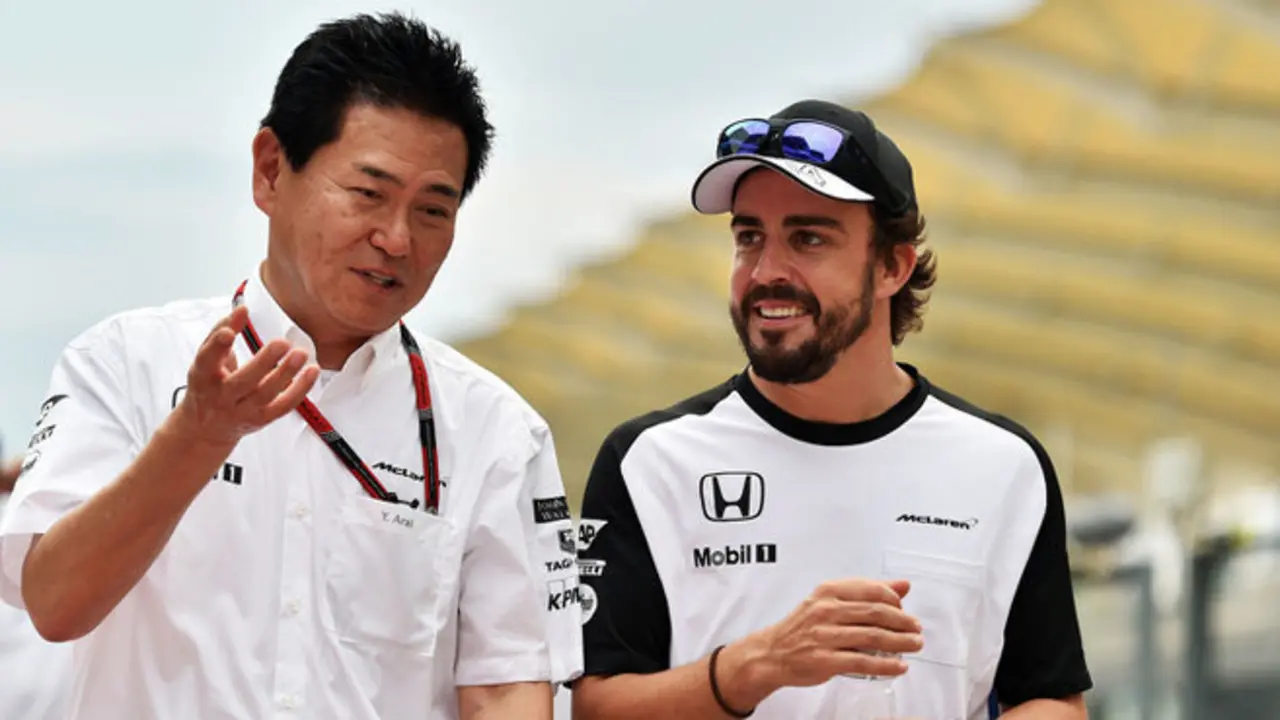 (L to R): Yasuhisa Arai (JPN) Honda Motorsport Chief Officer with Fernando Alonso (ESP) McLaren.
26.03.2015. Formula 1 World Championship, Rd 2, Malaysian Grand Prix, Sepang, Malaysia, Thursday.
 - www.xpbimages.com, EMail: requests@xpbimages.com - copy of publication required for printed pictures. Every used picture is fee-liable. © Copyright: Price / XPB Images