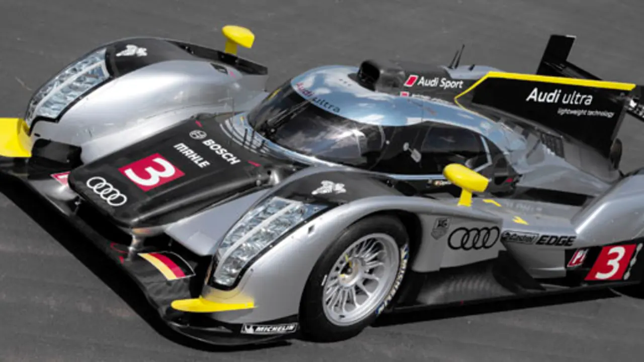 Test Audi R18