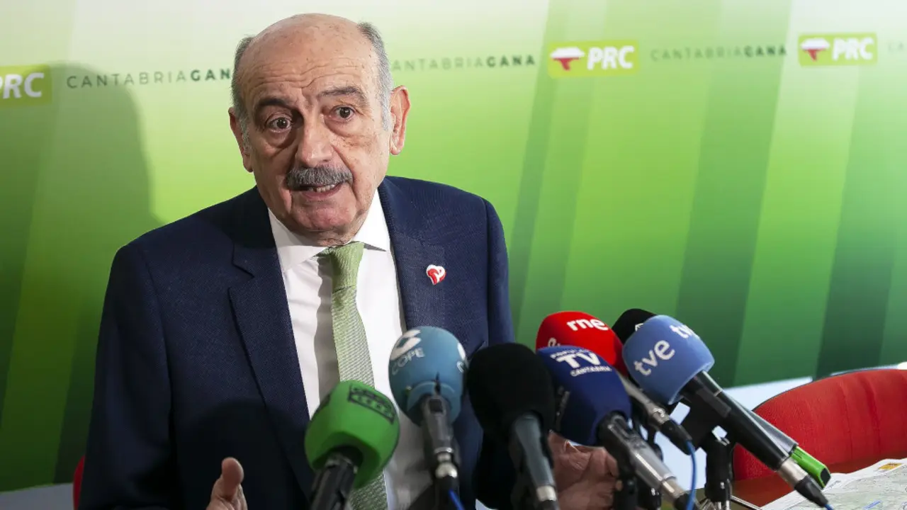 José María Mazón, diputado del PRC, valora en rueda de prensa el acuerdo con el PSOE

José María Mazón, diputado del PRC, valora en rueda de prensa el acuerdo con el PSOE

  (Foto de ARCHIVO)

7/7/2019