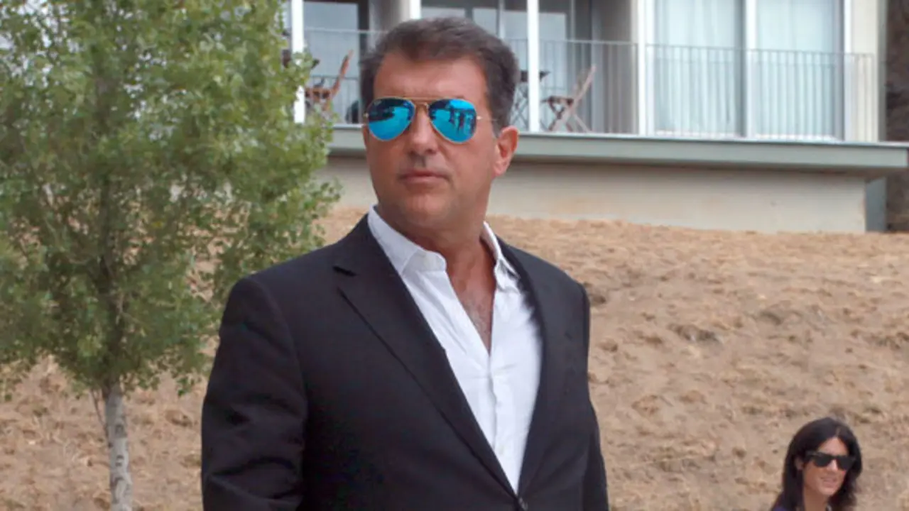 EL POLITICO JOAN LAPORTA DURANTE EL ENTIERRO DE ALVARO BULTO
29/08/2013
BARCELONA