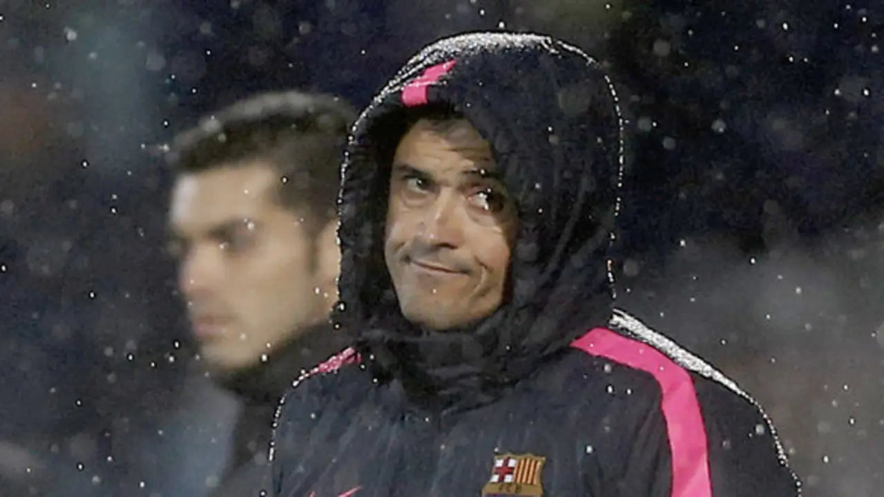 Barcelona’s head coach Luis Enrique reacts during a Spanish La Liga soccer match between Getafe and Barcelona at the Coliseum Alfonso Perez stadium in Madrid, Spain, Saturday, Dec. 13, 2014 . (AP Photo/Daniel Ochoa de Olza)