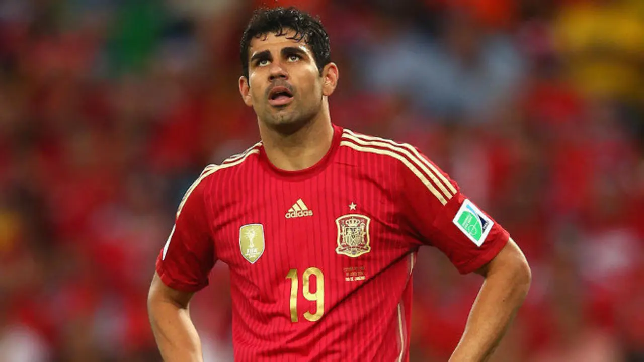 during the 2014 FIFA World Cup Brazil Group B match between Spain and Chile at Maracana on June 18, 2014 in Rio de Janeiro, Brazil.