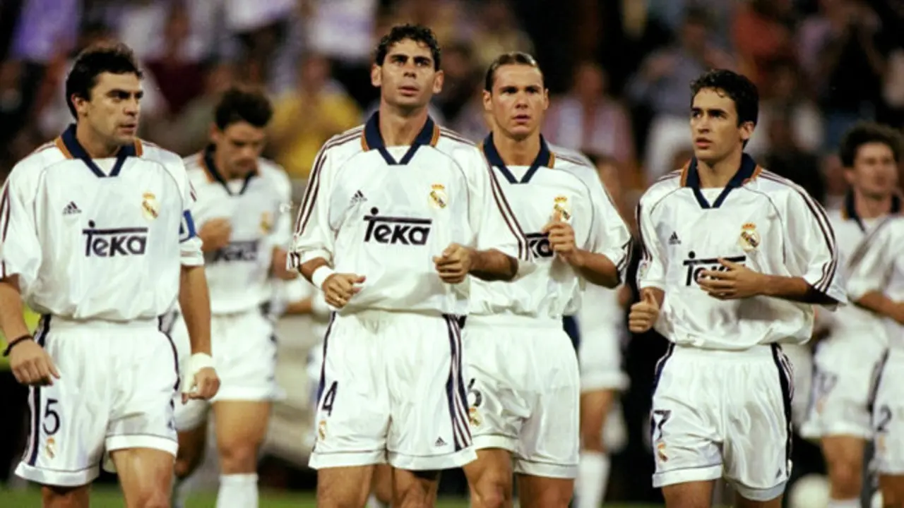 19 Sep 1998:  Manuel Sanchis, Fernando Hierro, Fernando Redondo and Raul (left-right) of Real Madrid at the start of a match against Barcelona in Madrid, Spain. The game ended in a draw 2-2.  Mandatory Credit: Clive Mason /Allsport