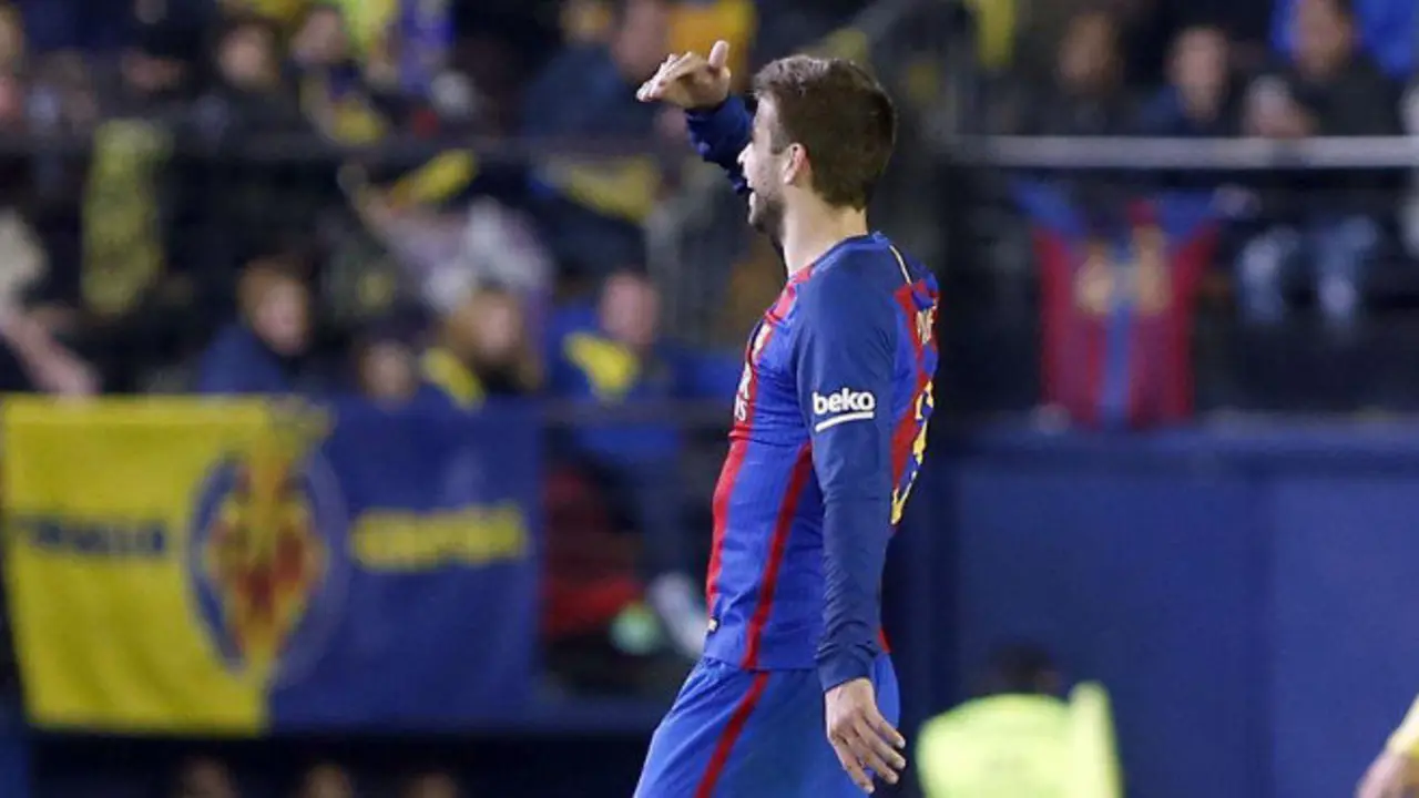 PARTIDO DE LIGA ENTRE EL VILLARREAL Y EL BARCELONA PIQUE