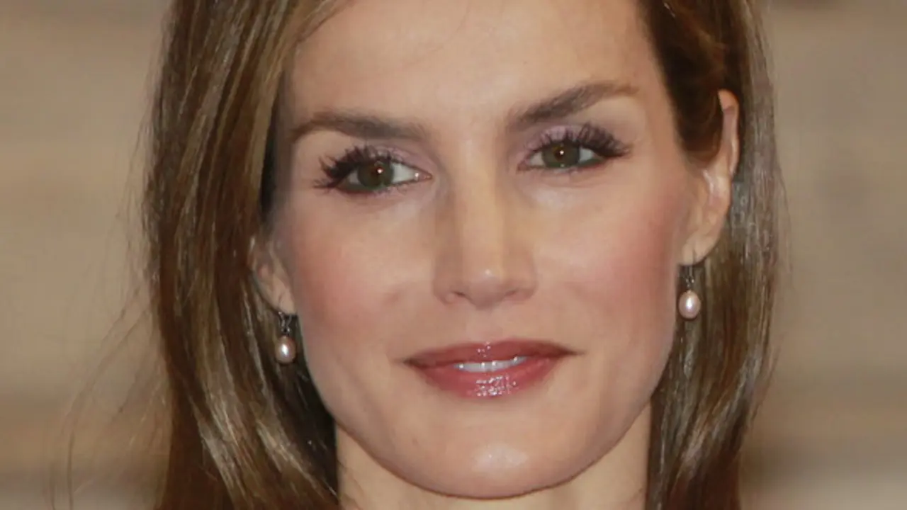 Spanish Queen Letizia at an ausience to some of the memebers of "Europe Scholarships" program of Francisco de Vitoria University in Madrid on Thursday 17th July 2014