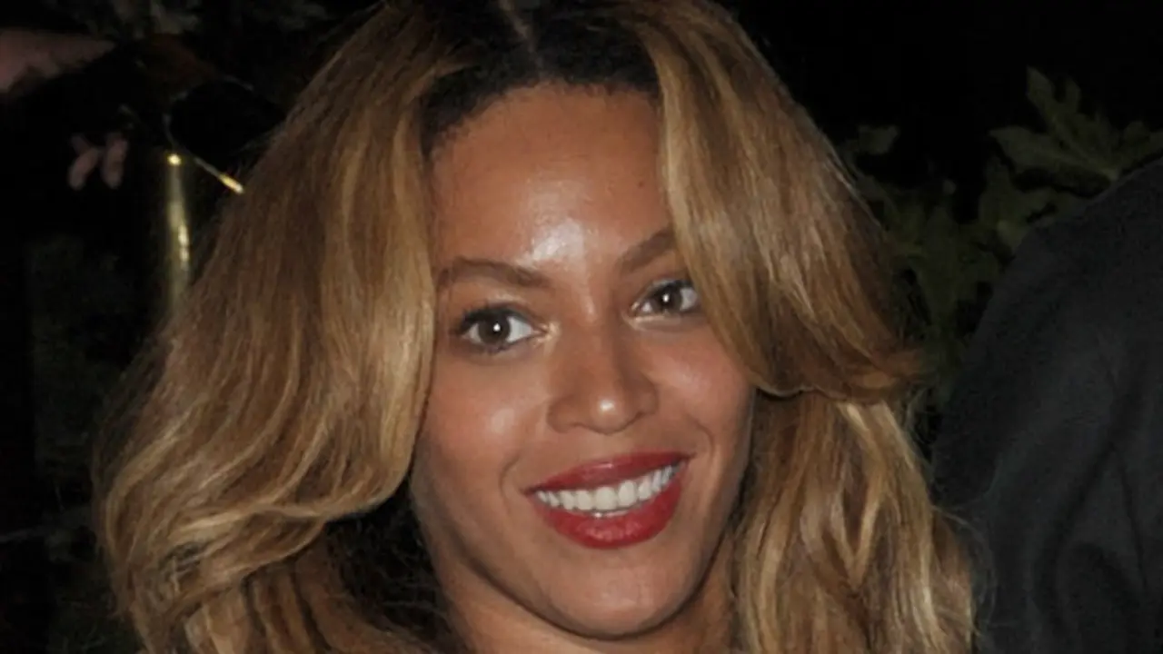 Singer Beyonce out in Paris

16 September 2014.