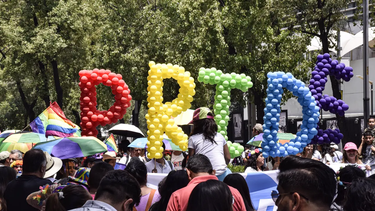 90629045. México, 29 Jun 2019 (Notimex-Olivia Aviña).- Miles de personas disfrutan de la 41 edición de la Marcha del Orgullo LGBTTTI cuyo lema es “Ser es resistir”. Ciudad de México, 29 de junio de 2019.
NOTIMEX/FOTO/OLIVIA AVIÑA/OAE/SOI/DIV19/