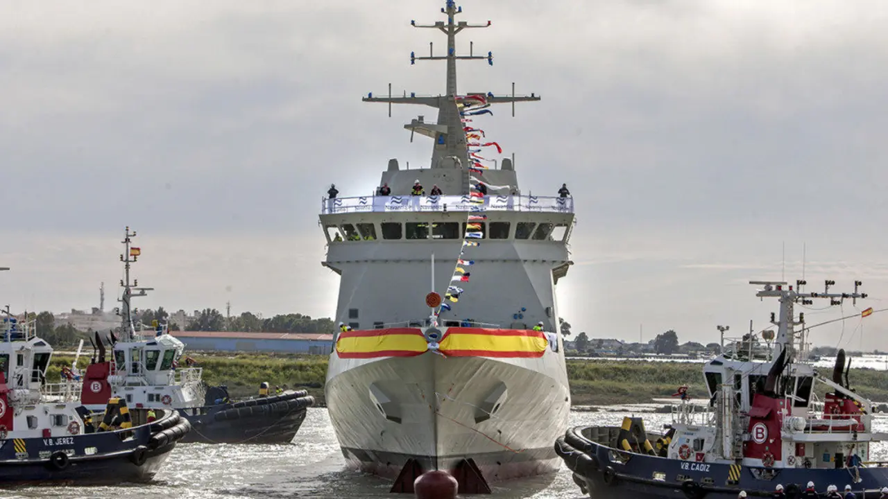 GRA449. SAN FERNANDO (CÁDIZ), 30/03/2017.- Vista del "Audaz", el quinto Buque de Acción Marítima (BAM) que Navantia construye para la Armada Española, amadrinado por la ministra de Defensa, María Dolores de Cospedal, y que hoy ha sido botado en el astillero de San Fernando. EFE/ROMÁN RÍOS