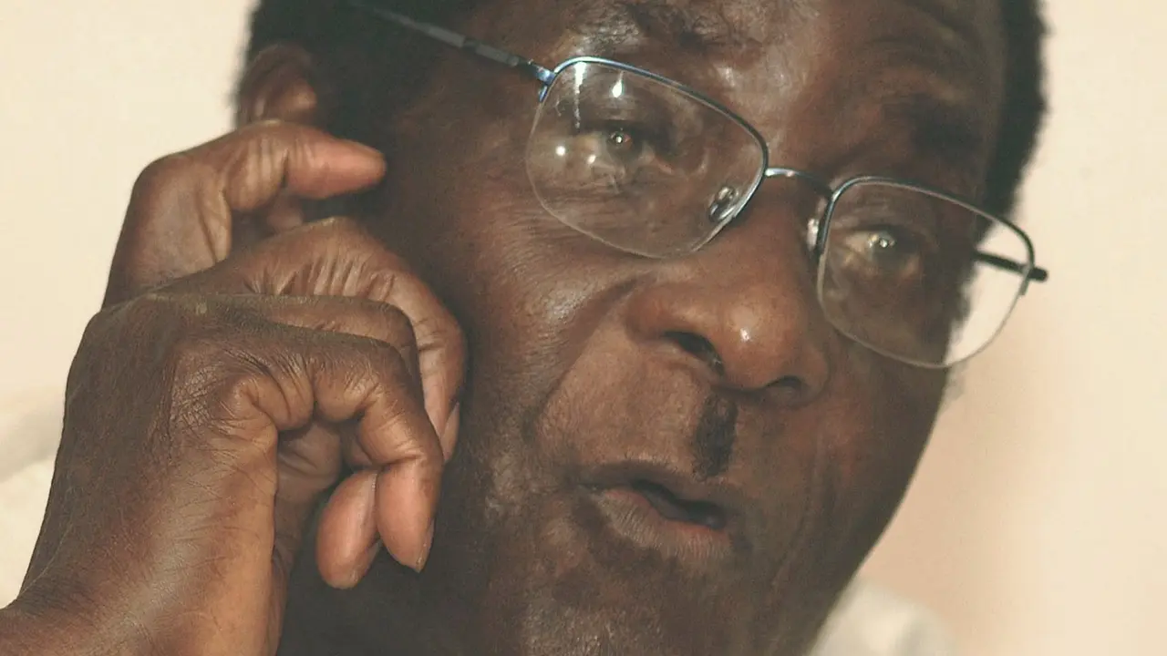 90906017. México, 6 Sep 2019 (Notimex-Acervo NTX).- A la edad de 95 años, murió Robert Mugabe, primer presidente de Zimbabue que logró la independencia de su país en 1980, el cual gobernó 37 años hasta que anunció su renuncia en 2017. México, 19 de julio de 2002.
NOTIMEX/FOTO/ACERVO NTX/POL/