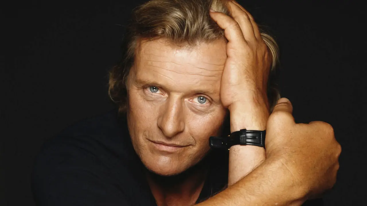 Dutch actor Rutger Hauer poses against a black background, October 1990. (Photo by Terry O'Neill/Iconic Images/Getty Images)
