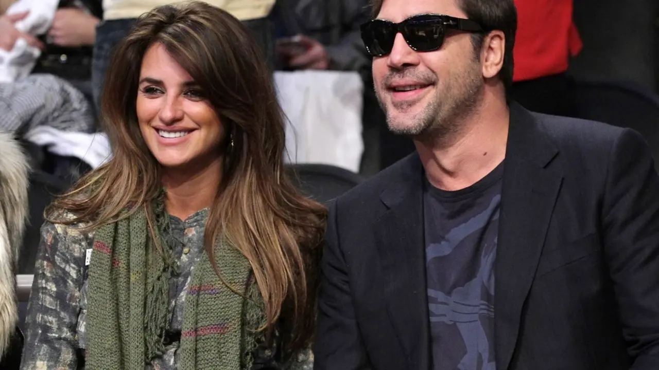 Actors Penelope Cruz and Javier Bardem attend a game between the Miami Heat and the Los Angeles Lakers at Staples Center on December 25, 2010 in Los Angeles, California.
Celebrities At The Lakers Game
Staples Center
Los Angeles, CA United States
December 25, 2010
Photo by Noel Vasquez/Getty Images North America

To license this image (62895536), contact WireImage.com