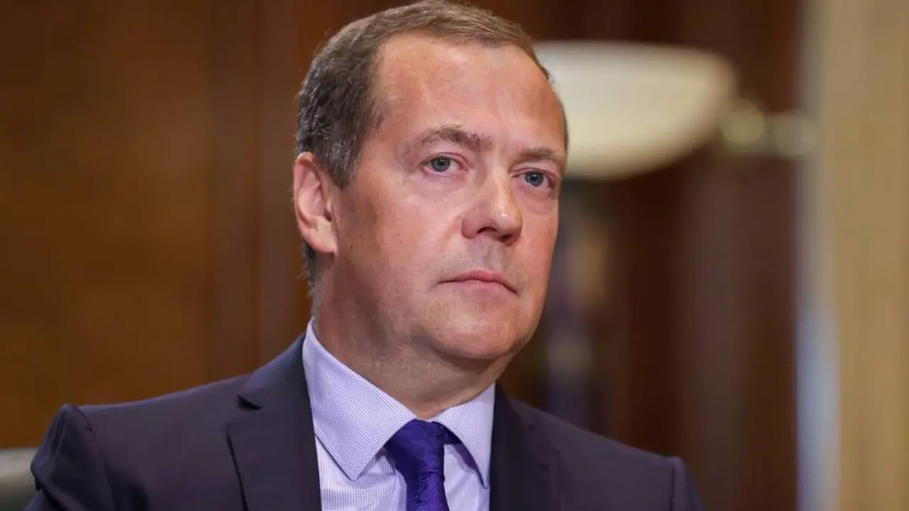 MOSCOW REGION, RUSSIA - AUGUST 26, 2022: Dmitry Medvedev, Deputy Chairman of the Russian Security Council, Chairman of United Russia, gives an interview to French news channel LCI at his Gorki residence. Yekaterina Shtukina/POOL/TASS

Ðîññèÿ. Ìîñêîâñêàÿ îáëàñòü. Ïðåäñåäàòåëü ïàðòèè "Åäèíàÿ Ðîññèÿ", çàìåñòèòåëü ïðåäñåäàòåëÿ Ñîâåòà áåçîïàñíîñòè ÐÔ Äìèòðèé Ìåäâåäåâ âî âðåìÿ èíòåðâüþ ôðàíöóçñêîìó òåëåêàíàëó LCI â ðåçèäåíöèè "Ãîðêè". Åêàòåðèíà Øòóêèíà/POOL/ÒÀÑÑ