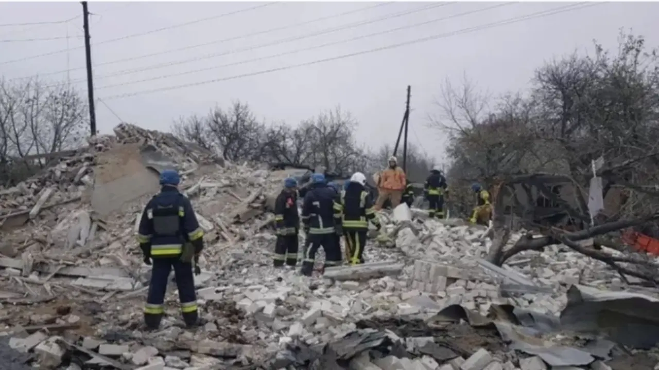 Imagen tras un bombardeo rudo. Fuente The Kiev Independent