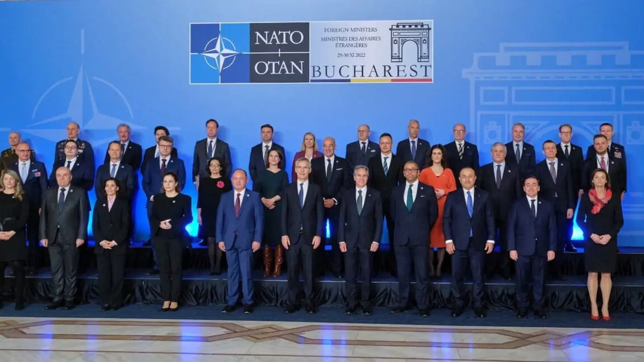 Imagen de la reunión de la OTAN en Bucarest.  Fuente NATO