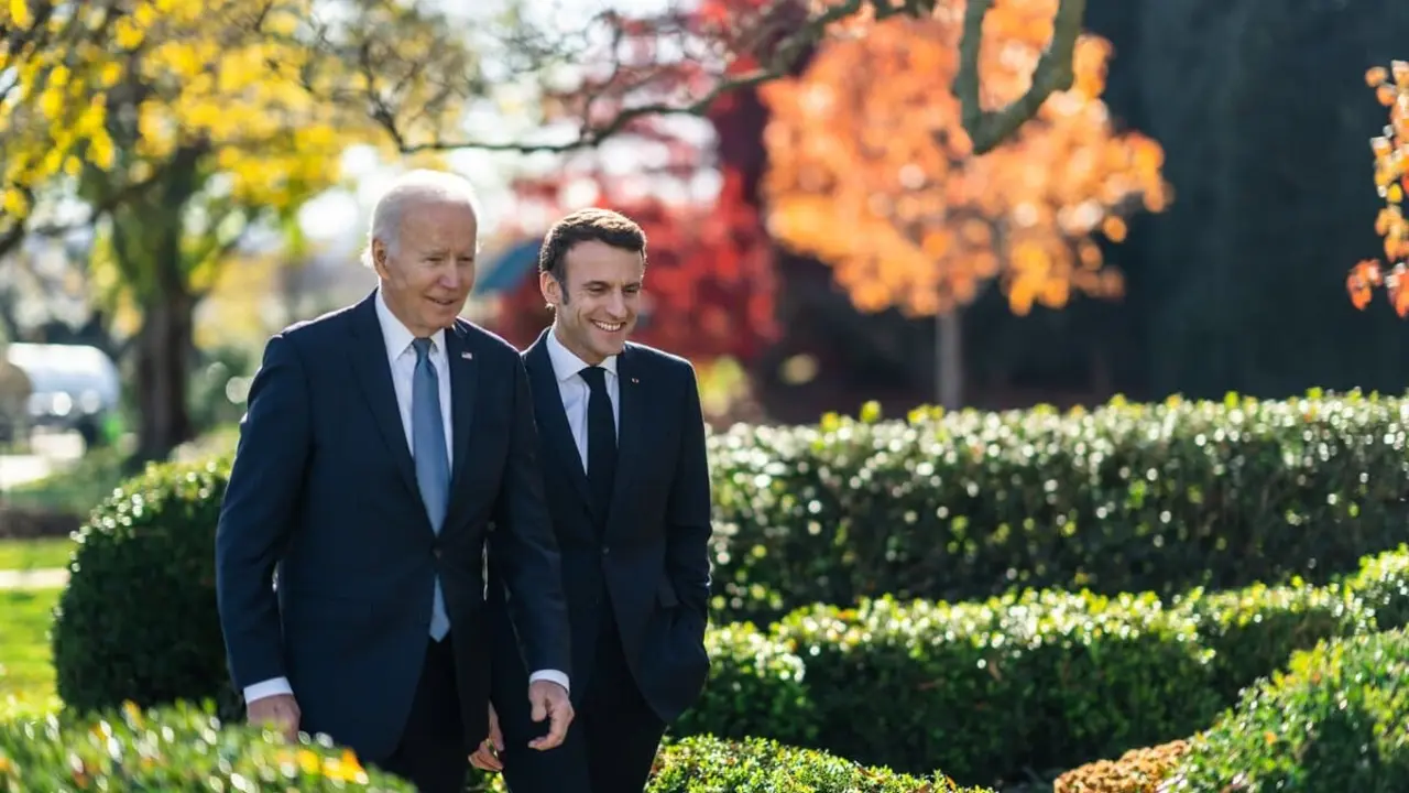 El presidente Joe Biden y su homólogo francés , Emmanuel Macron