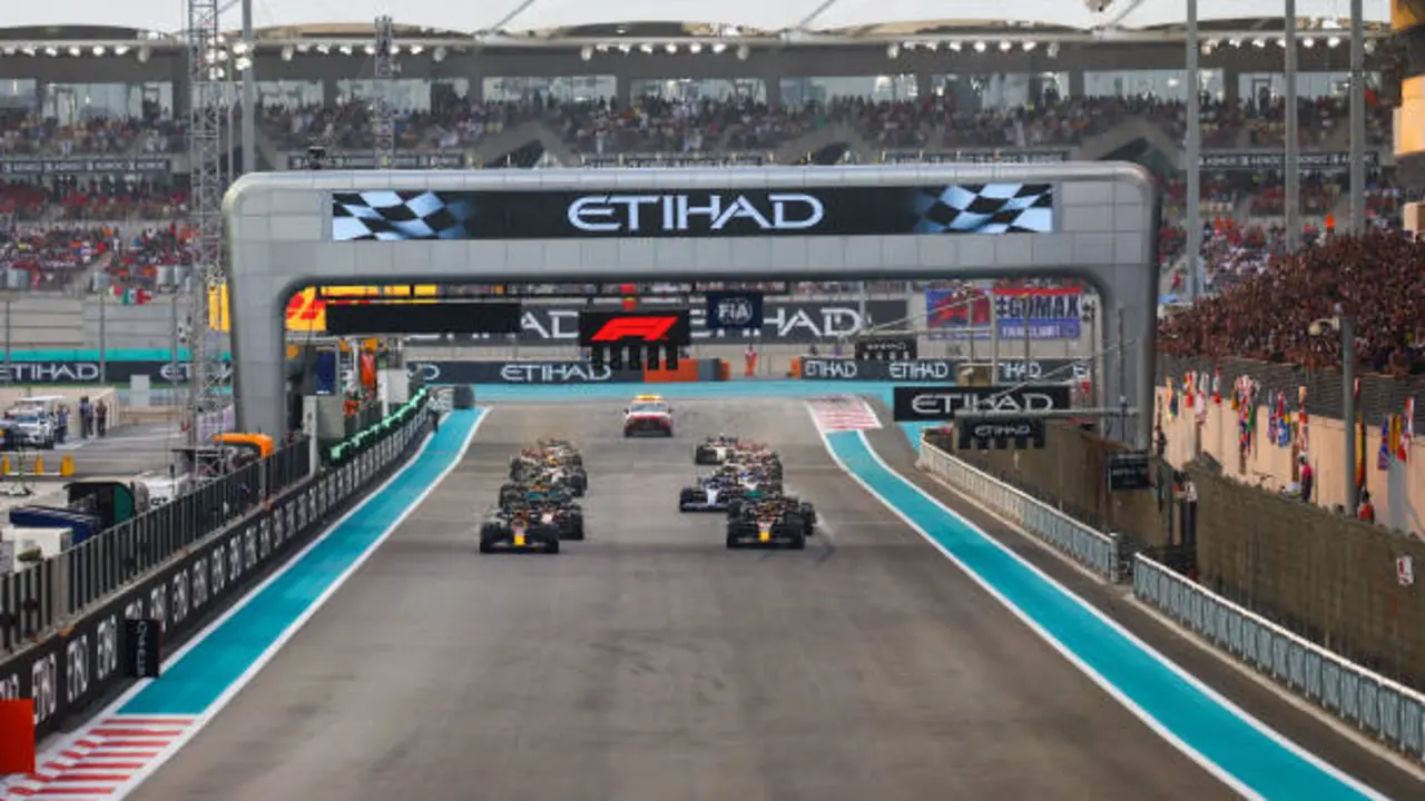 Salida del Gran Premio de Abu Dabi 2022 | Fuente: Getty Images