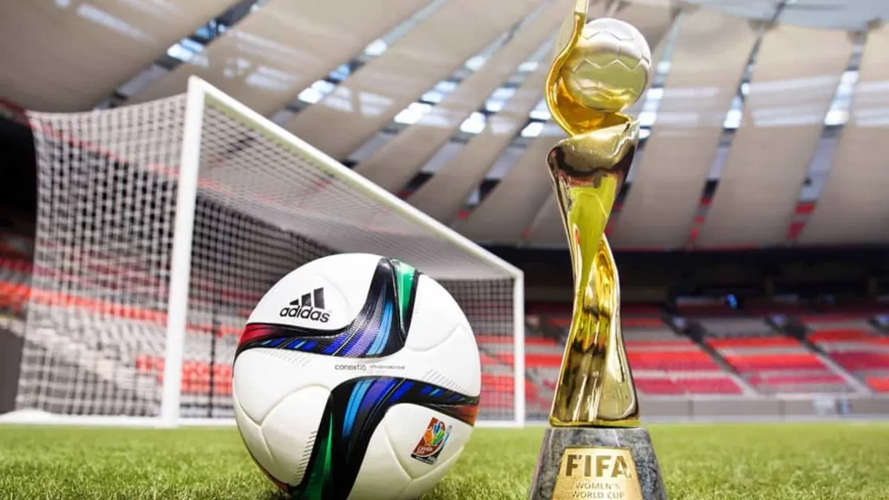 Trofeo y balón de la FIFA | Fuente: FIFA