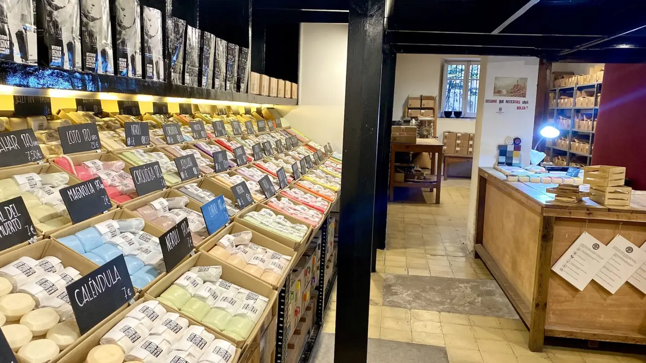 Una coqueta tienda de jabones artesanales del barrio gótico de Barcelona se ha convertido en fetiche para los coreanos