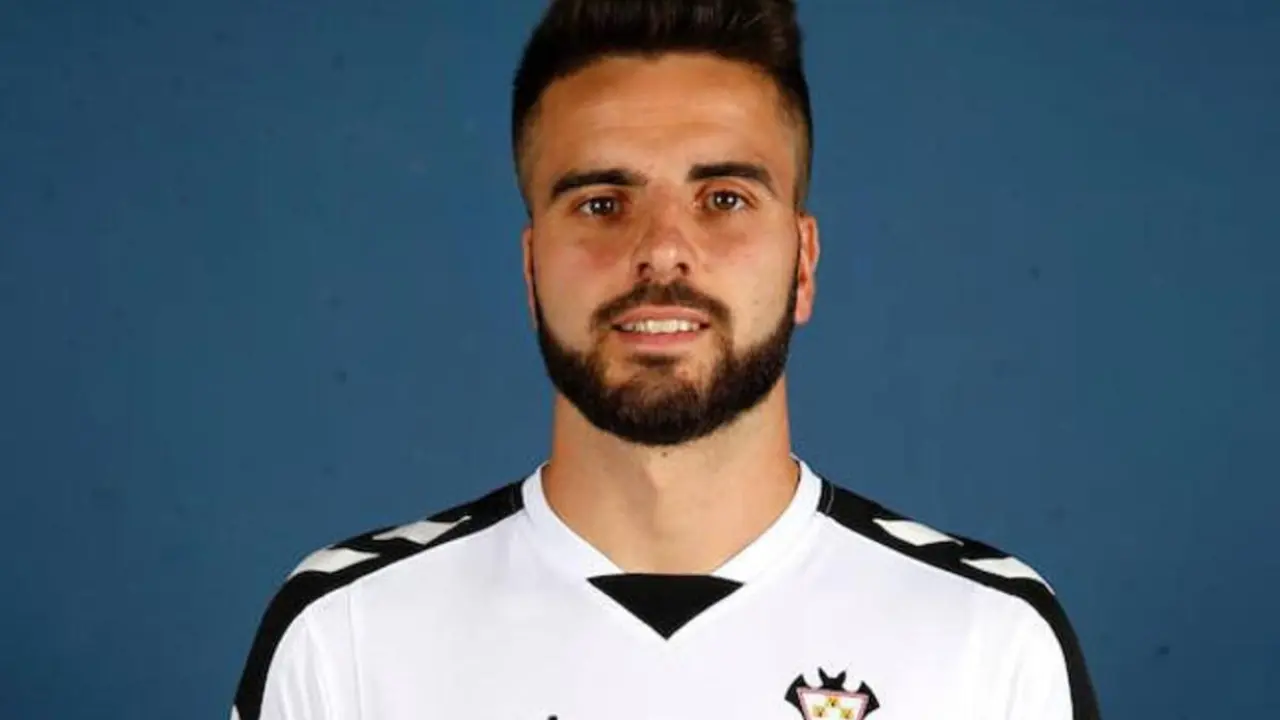 Pelayo Novo con la camiseta del Albacete | Fuente: Albacete 