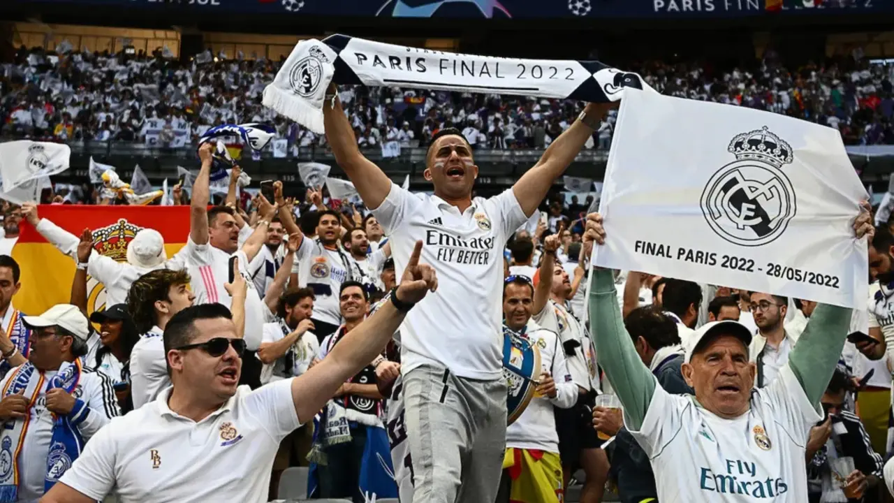 Aficionados del Real Madrid en la final de la Champions 2022 | Fuente: Real Madrid